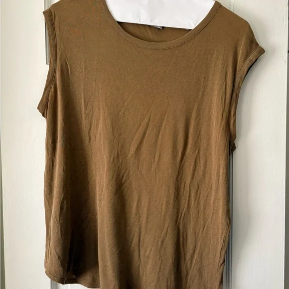 Vince Olive Muscle Tee - Picture 1 of 4